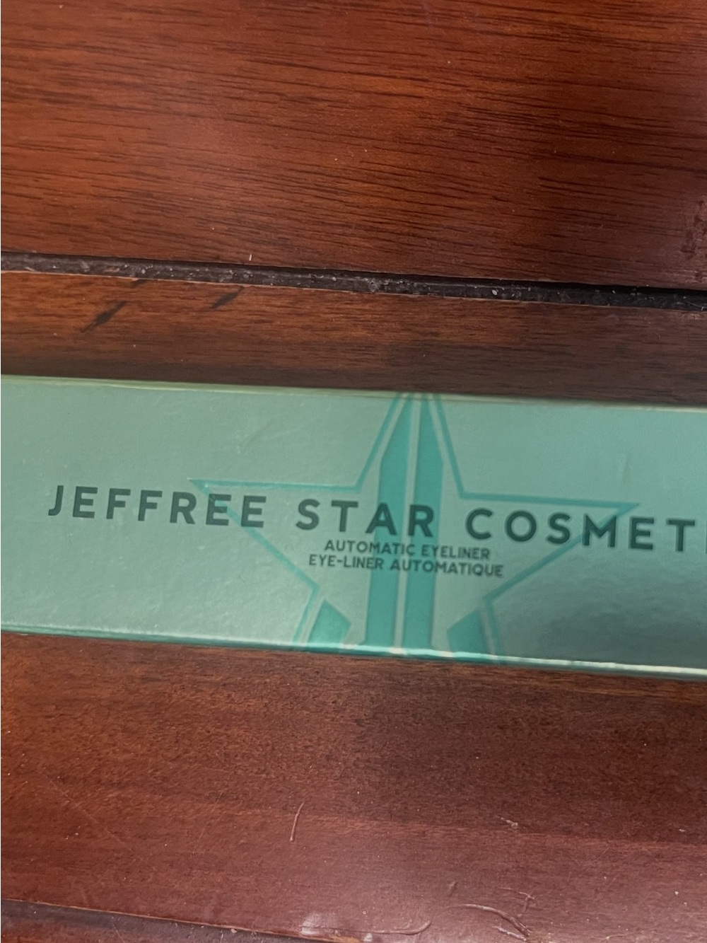 Jeffree Star automatic twist up eyeliner in shade “Resting Rich Face”!